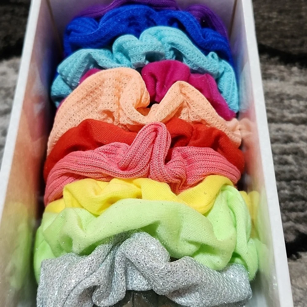 SCUNCI GLAM SPARKLE & SHINE ASSORTED RAINBOW COLORS SCRUNCHIES GIFT-SET
